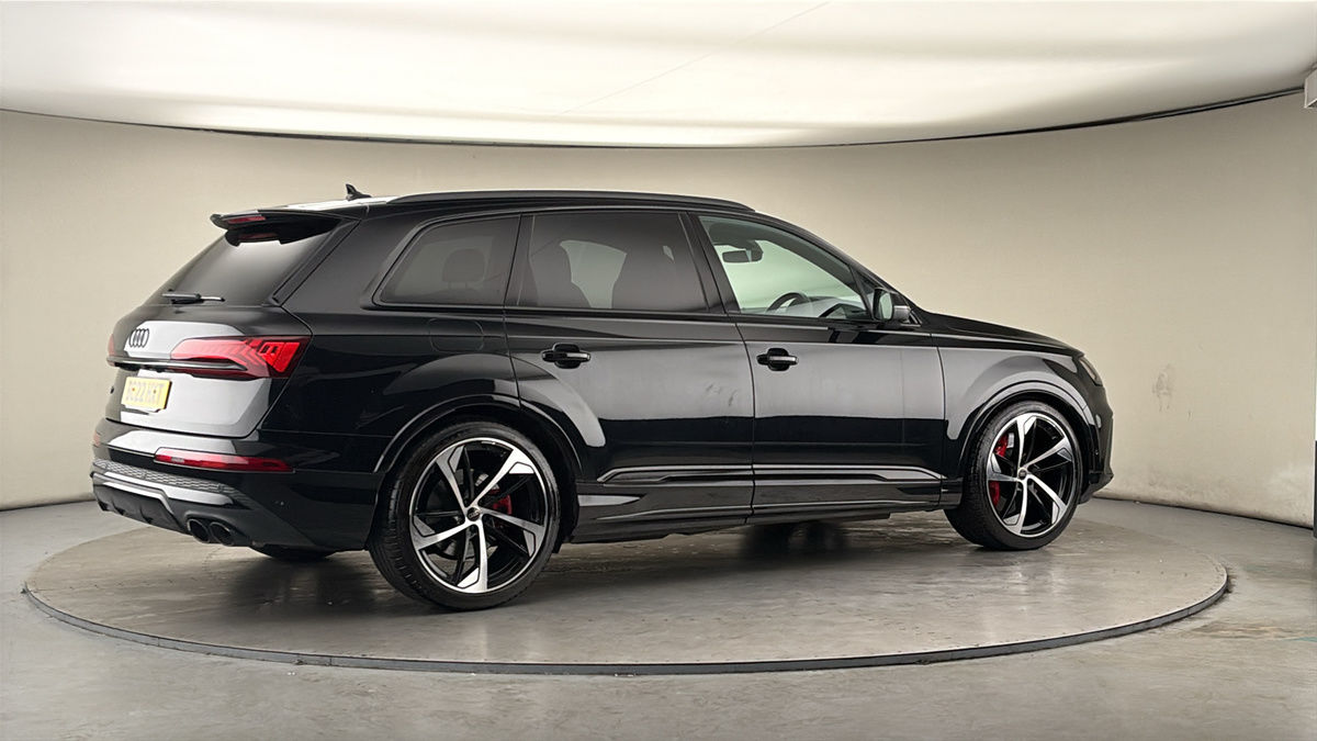 More views of Audi SQ7