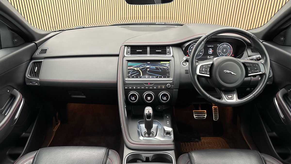 Jaguar E-PACE Image 12