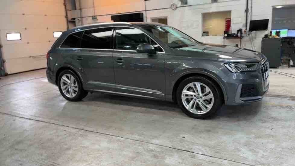More views of Audi Q7
