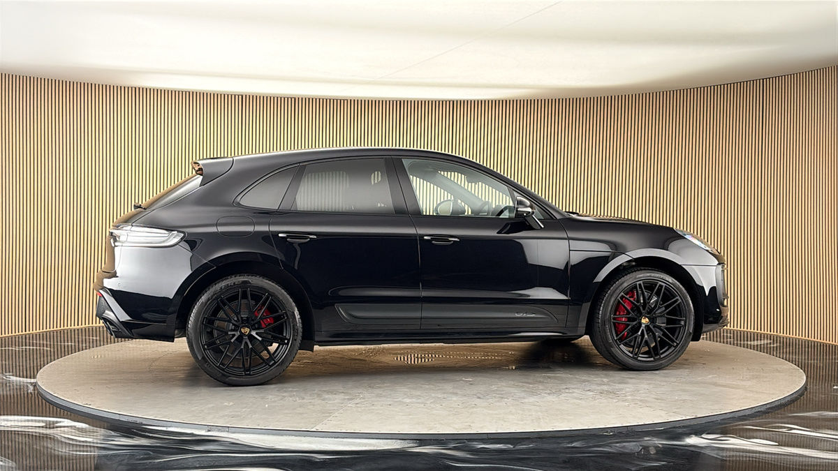 More views of Porsche Macan
