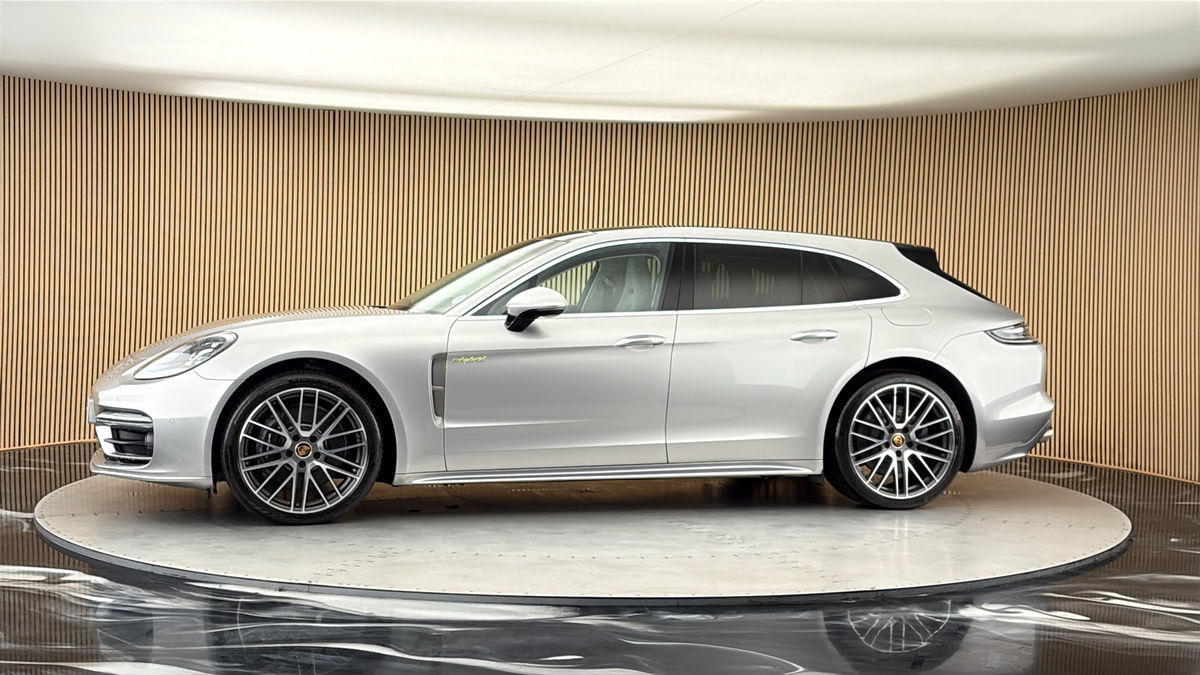 More views of Porsche Panamera