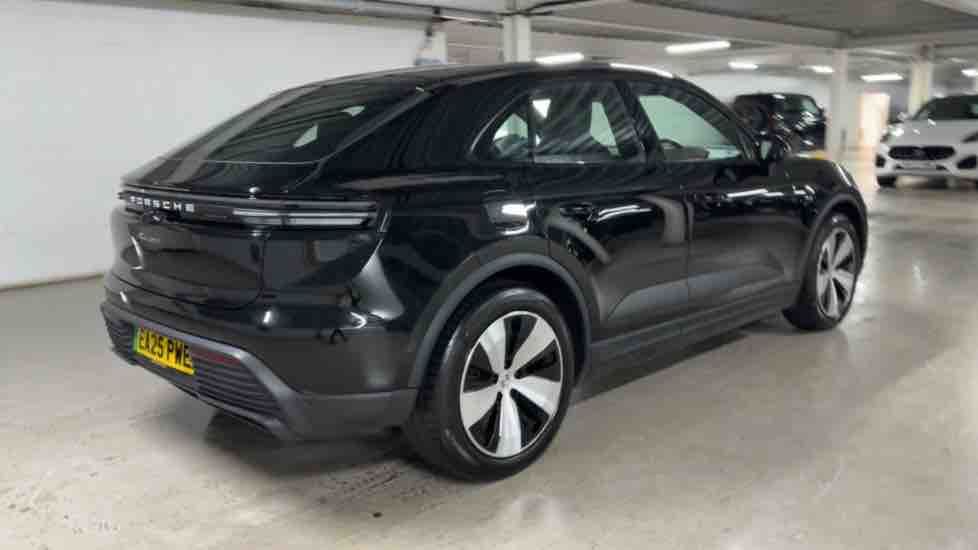 More views of Porsche Macan
