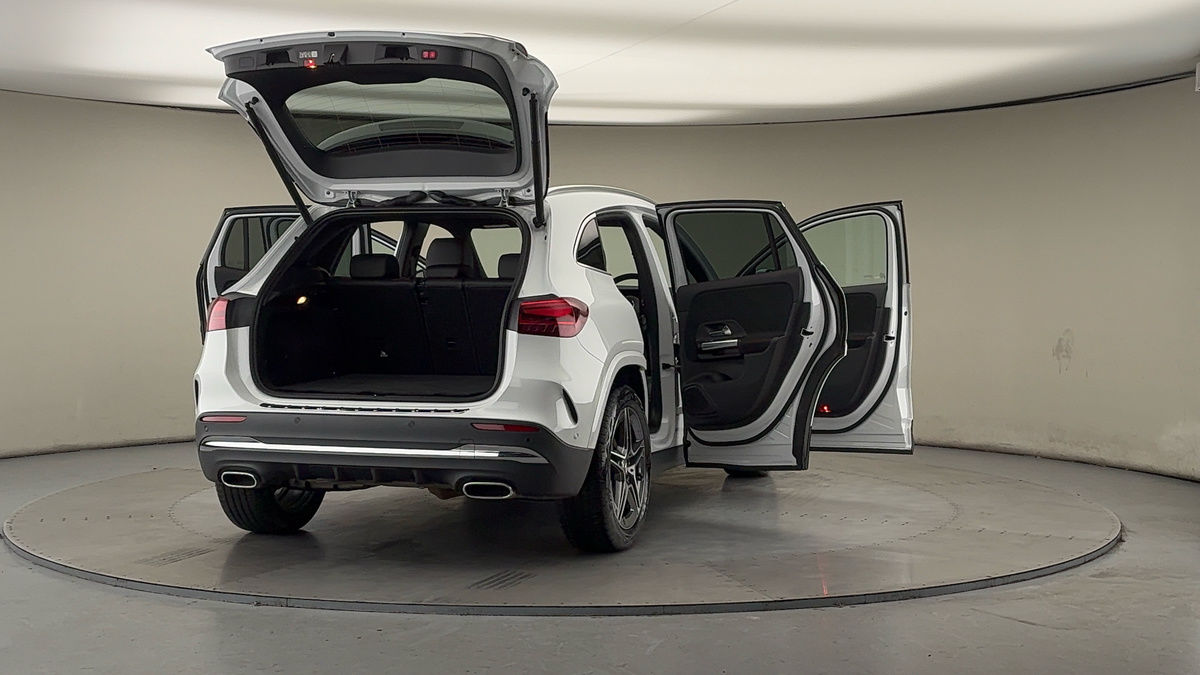 More views of Mercedes-Benz GLA