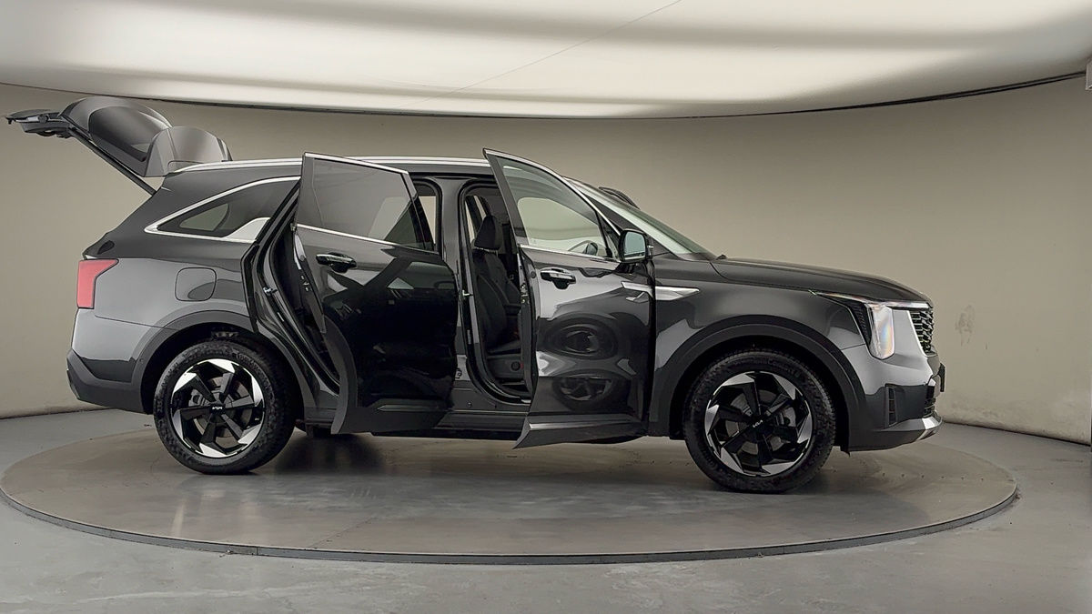 More views of Kia Sorento