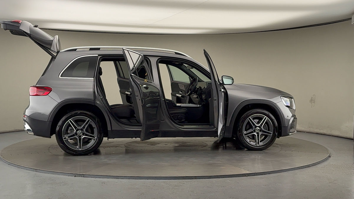 More views of Mercedes-Benz GLB