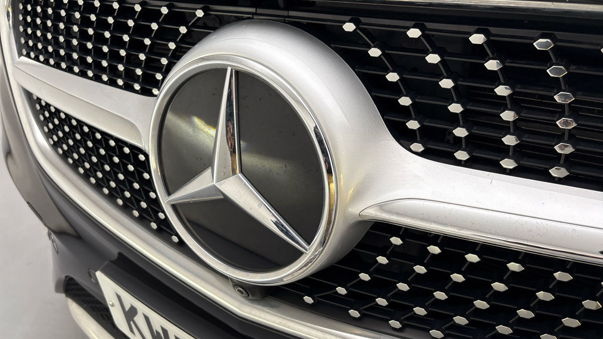 Mercedes-Benz V Class Image 24