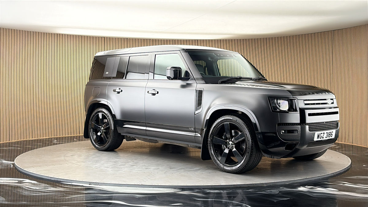 More views of Land Rover Defender 110