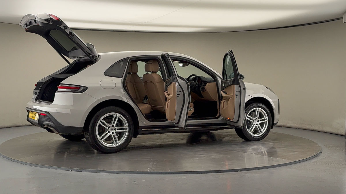 More views of Porsche Macan