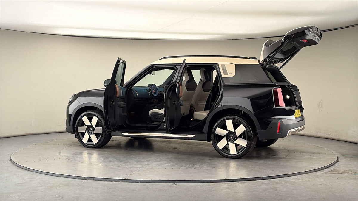 More views of MINI Countryman