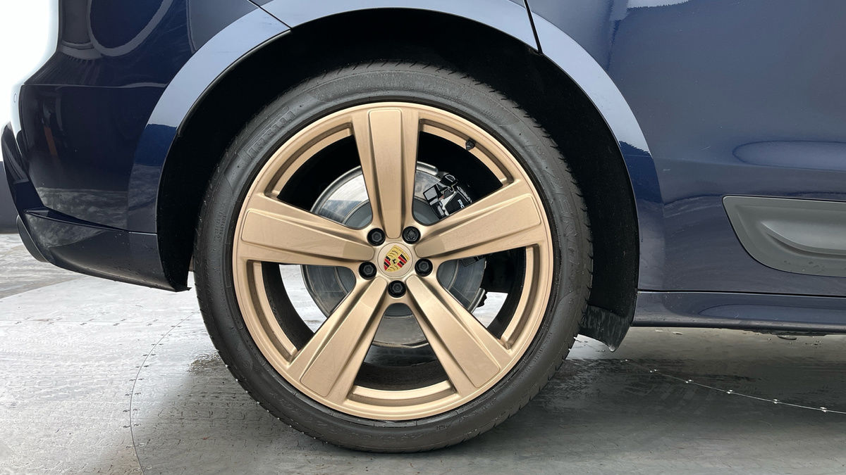 Porsche Macan Image 10