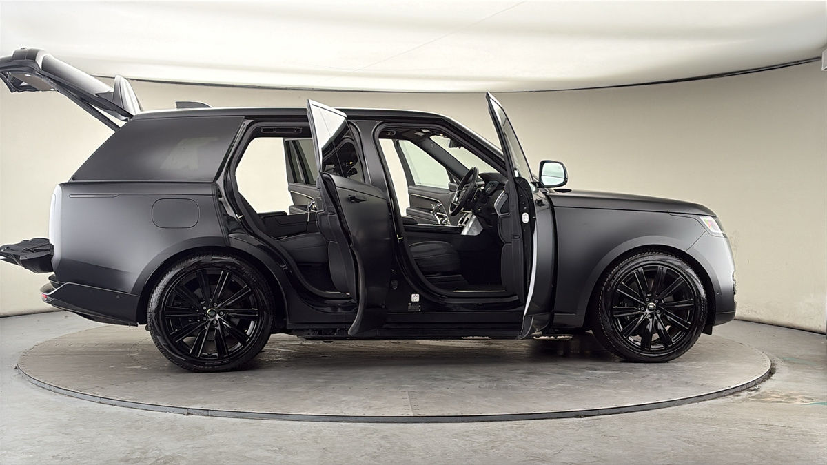 More views of Land Rover Range Rover