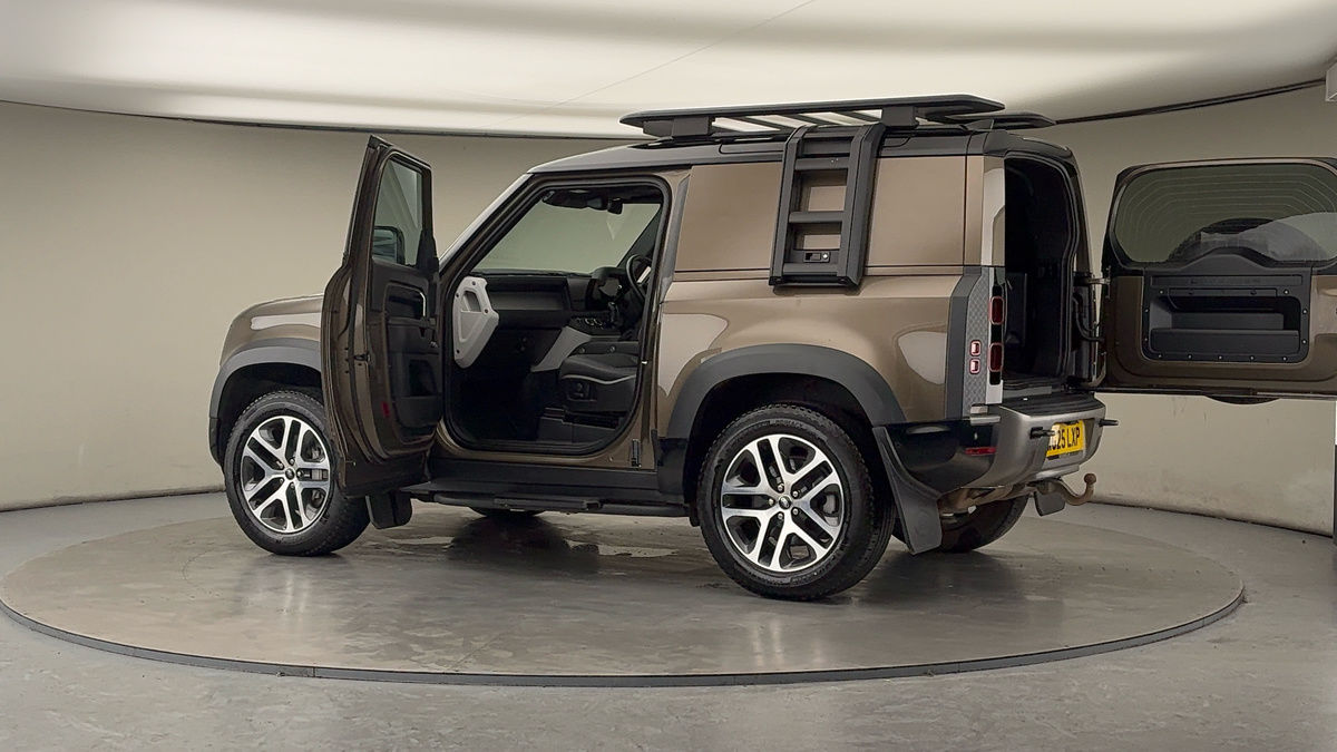 More views of Land Rover Defender 90