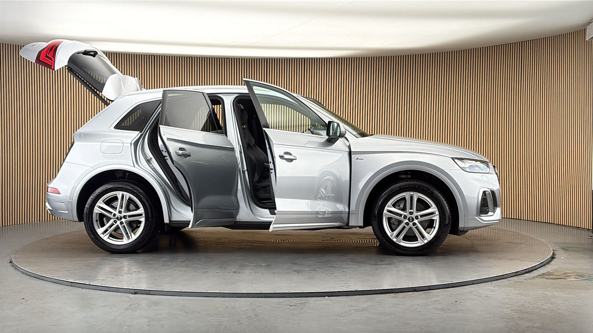 More views of Audi Q5