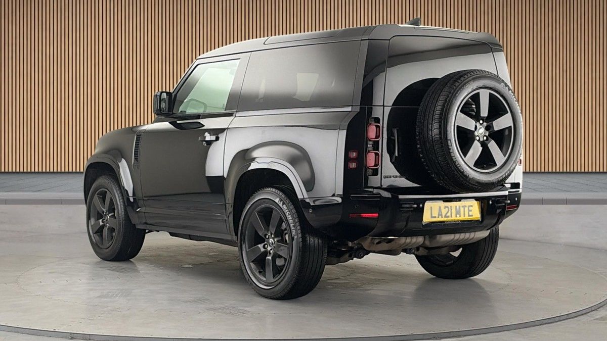 Land Rover Defender 90 Image 2