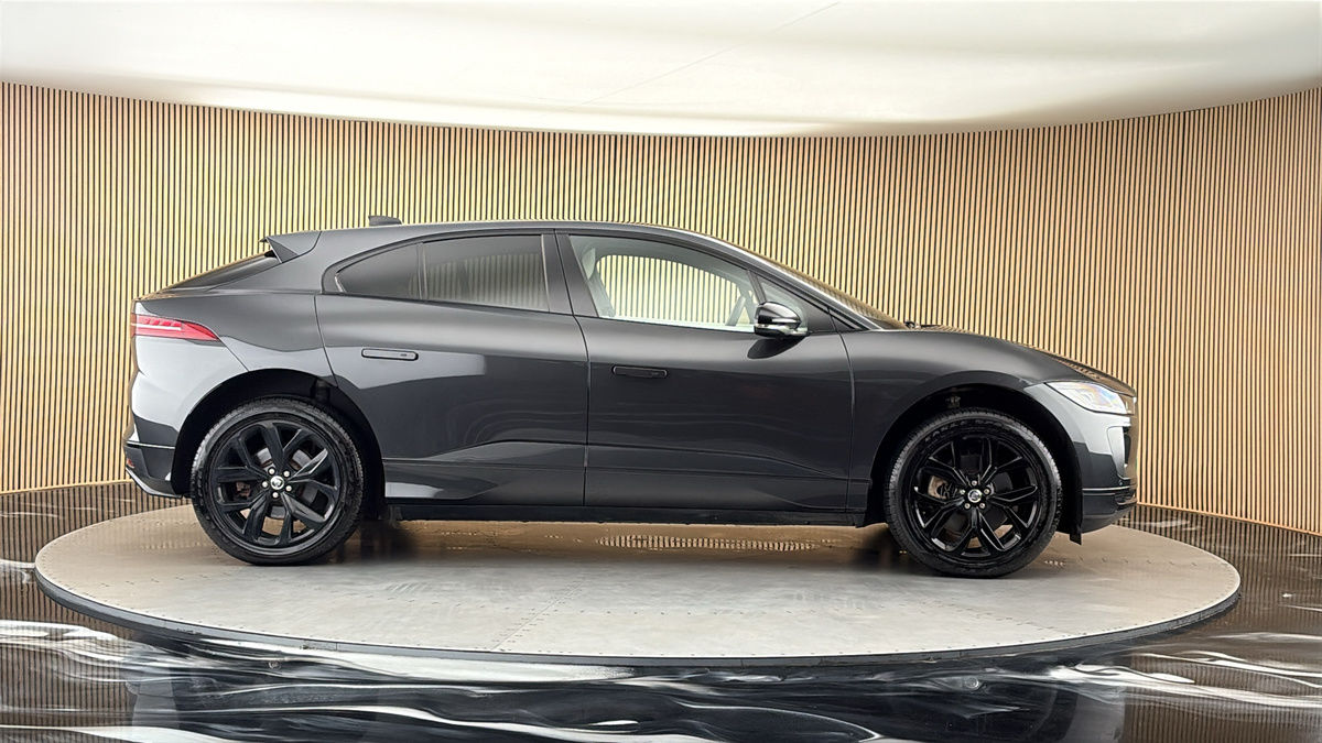 Jaguar I-PACE Image 16