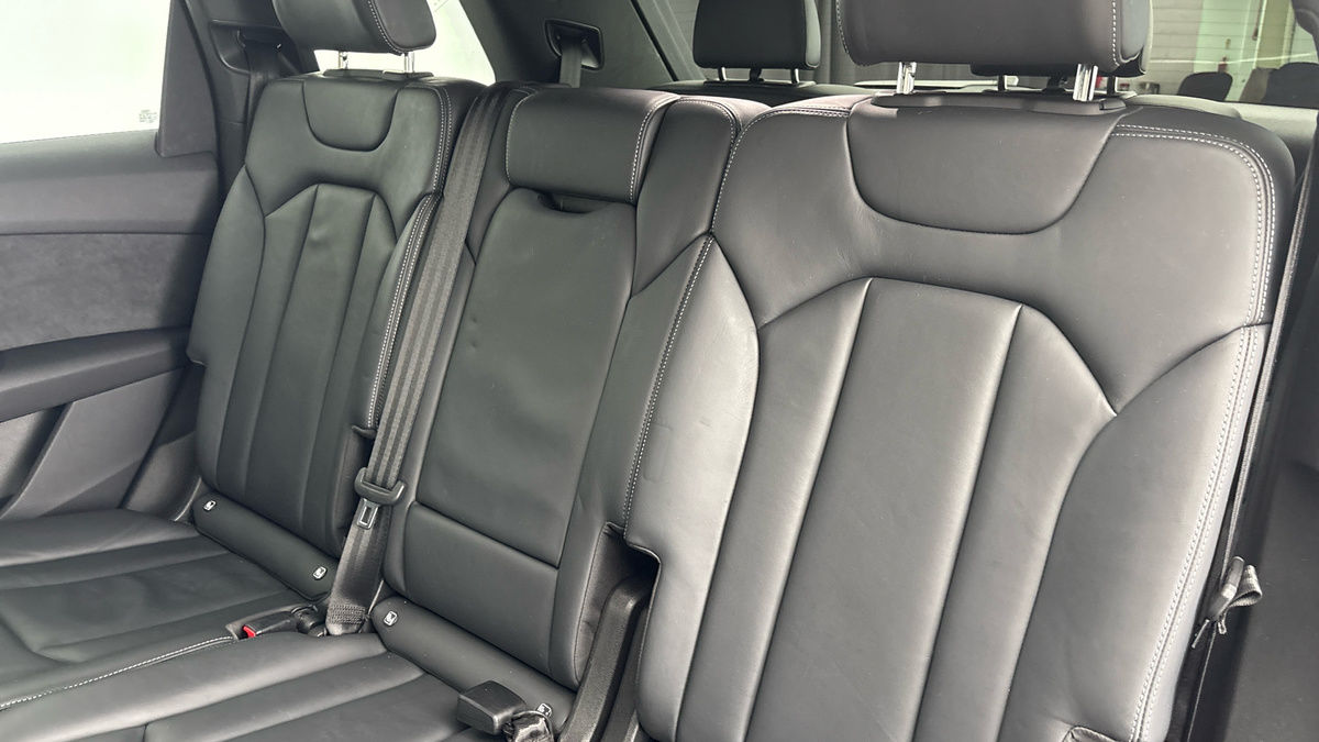 Audi Q7 Image 8