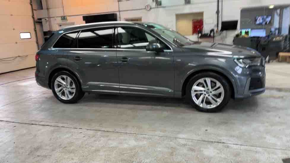 More views of Audi Q7