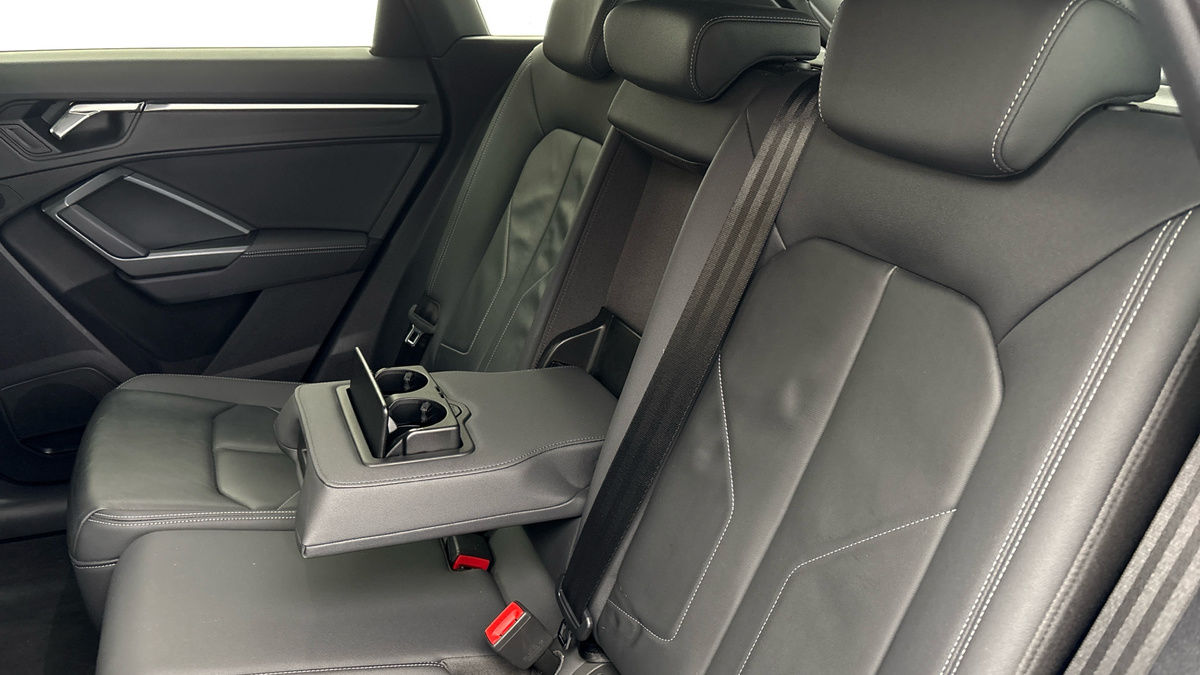 Audi Q3 Image 9