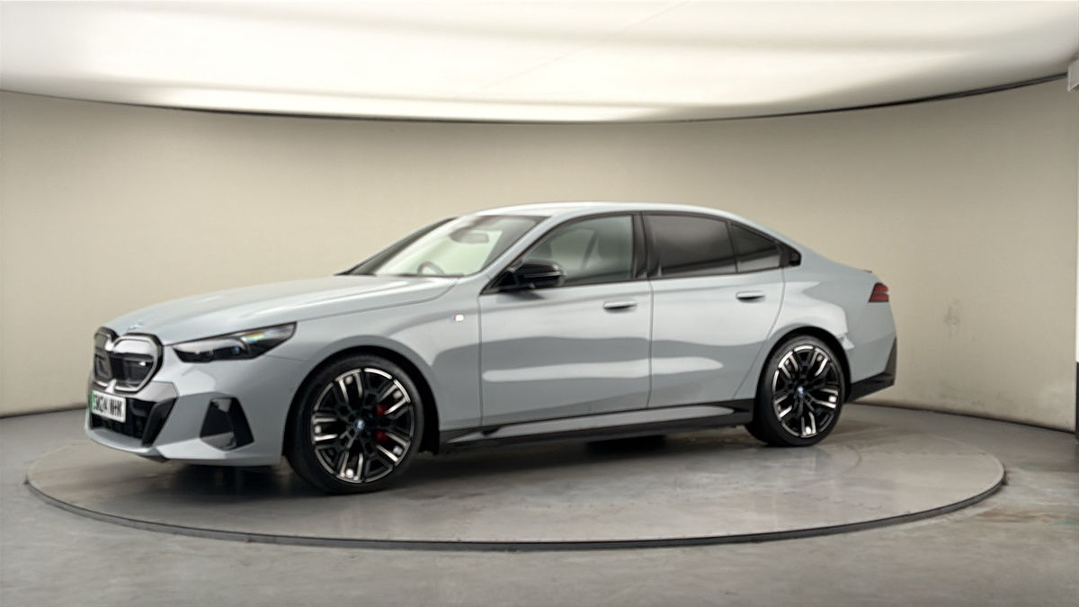 More views of BMW i5