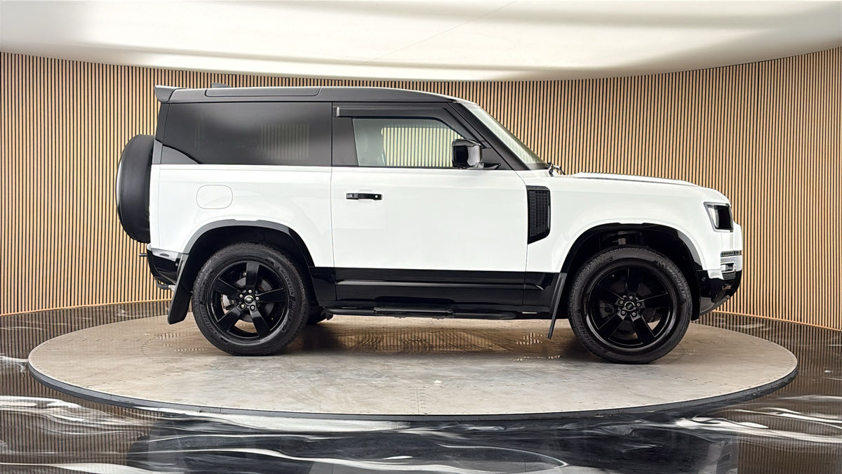 More views of Land Rover Defender 90