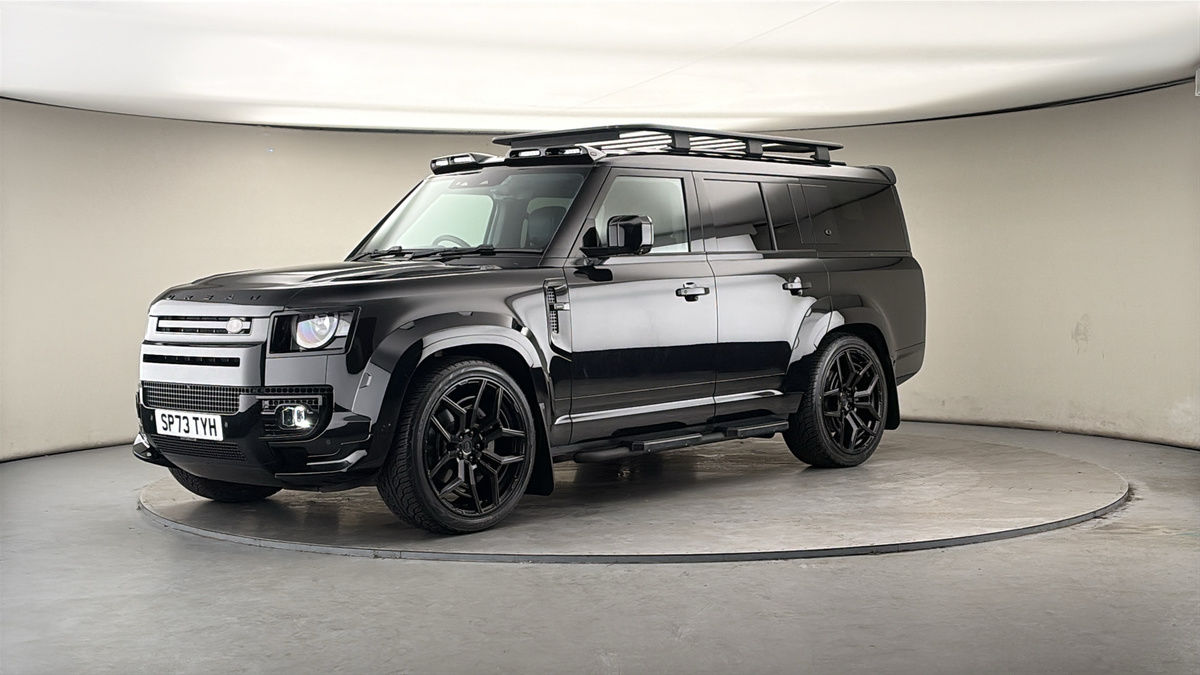 Land Rover Defender 130 Urban Image 20