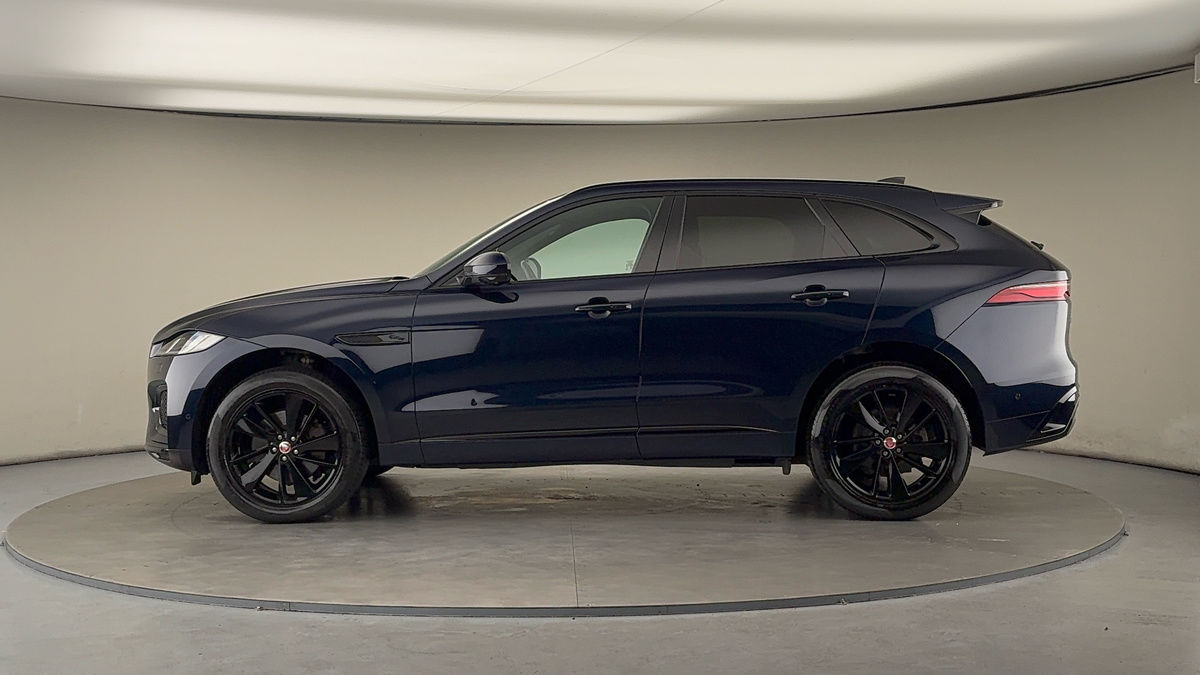 Jaguar F-PACE Image 15
