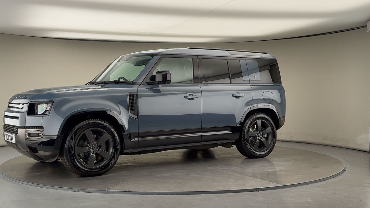 More views of Land Rover Defender 110