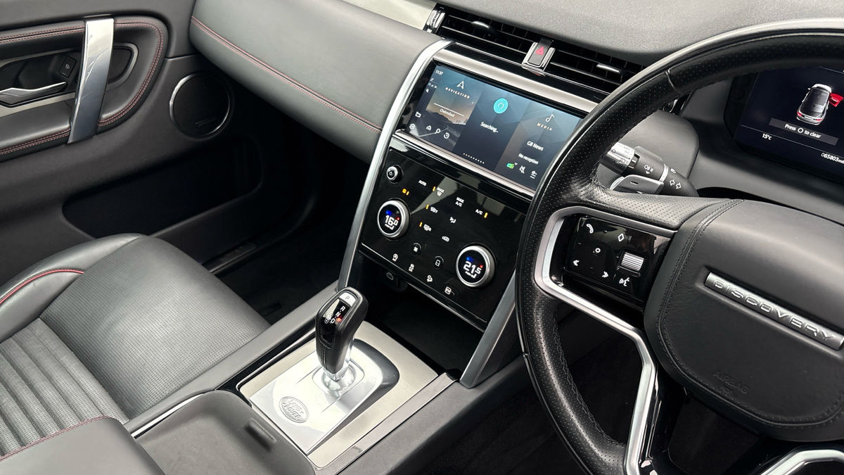 Land Rover Discovery Sport Image 18