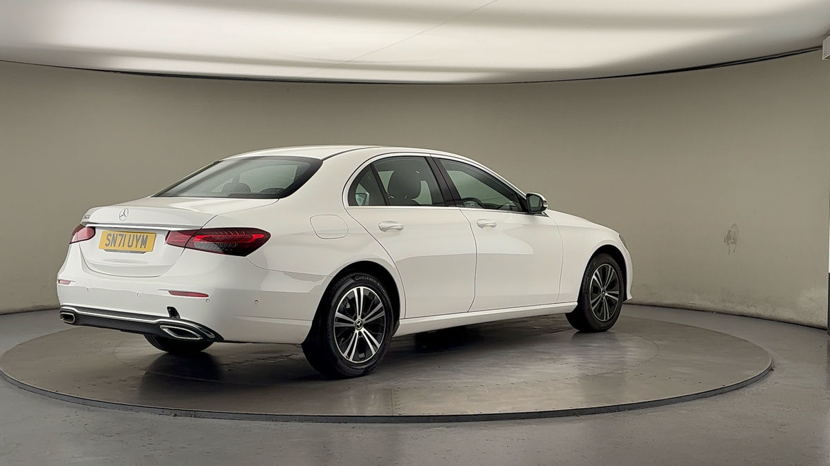 Mercedes-Benz E Class Image 21