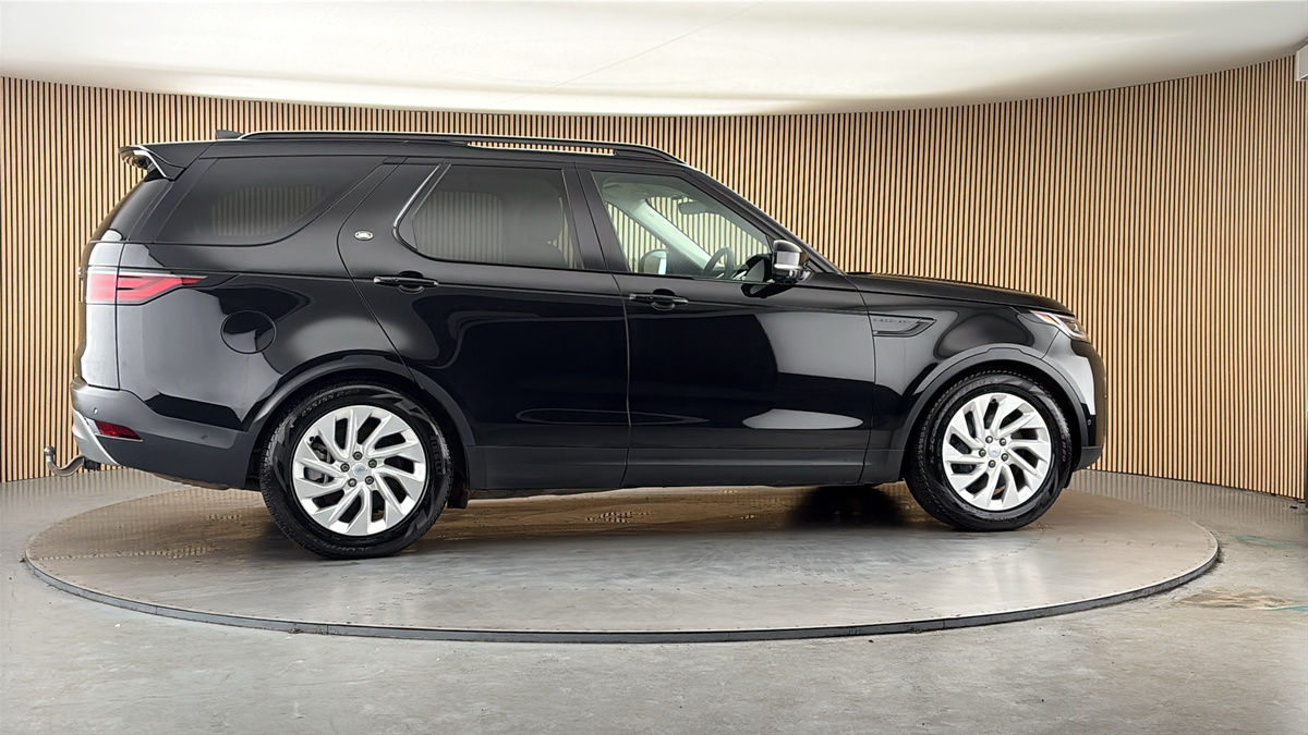 More views of Land Rover Discovery