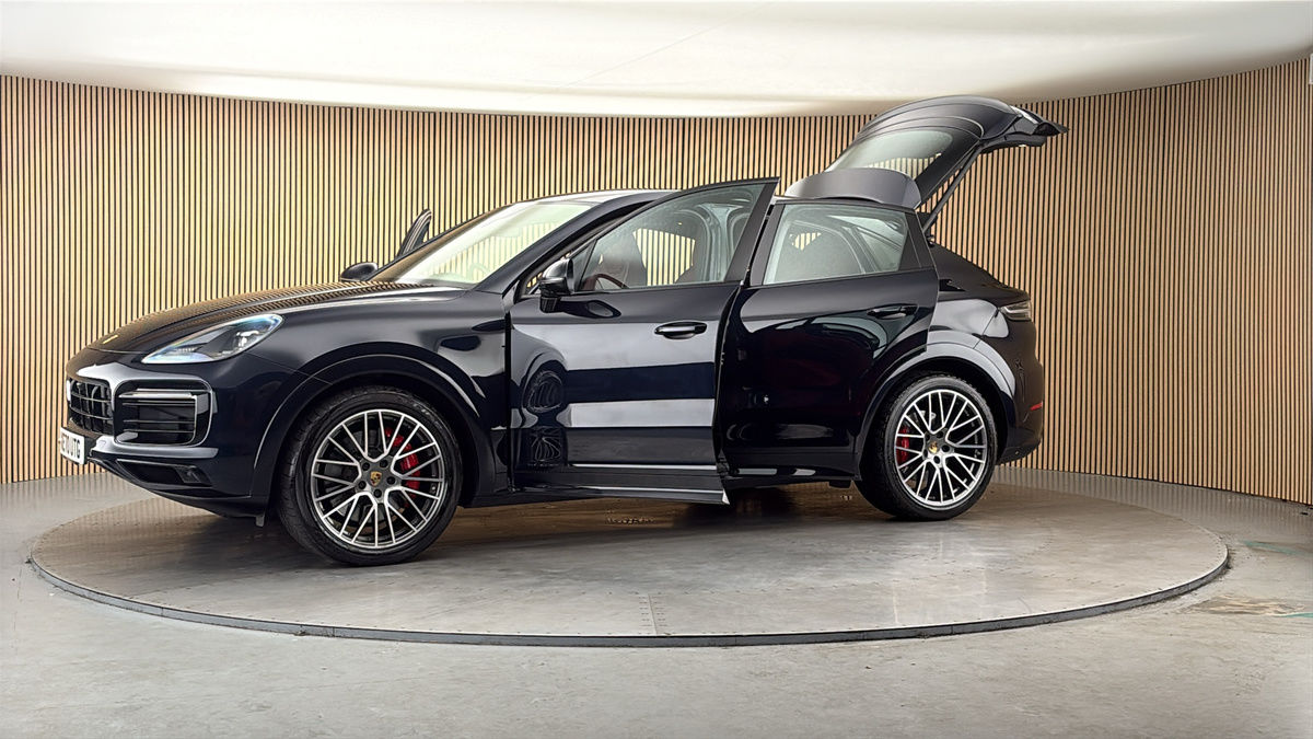 More views of Porsche Cayenne