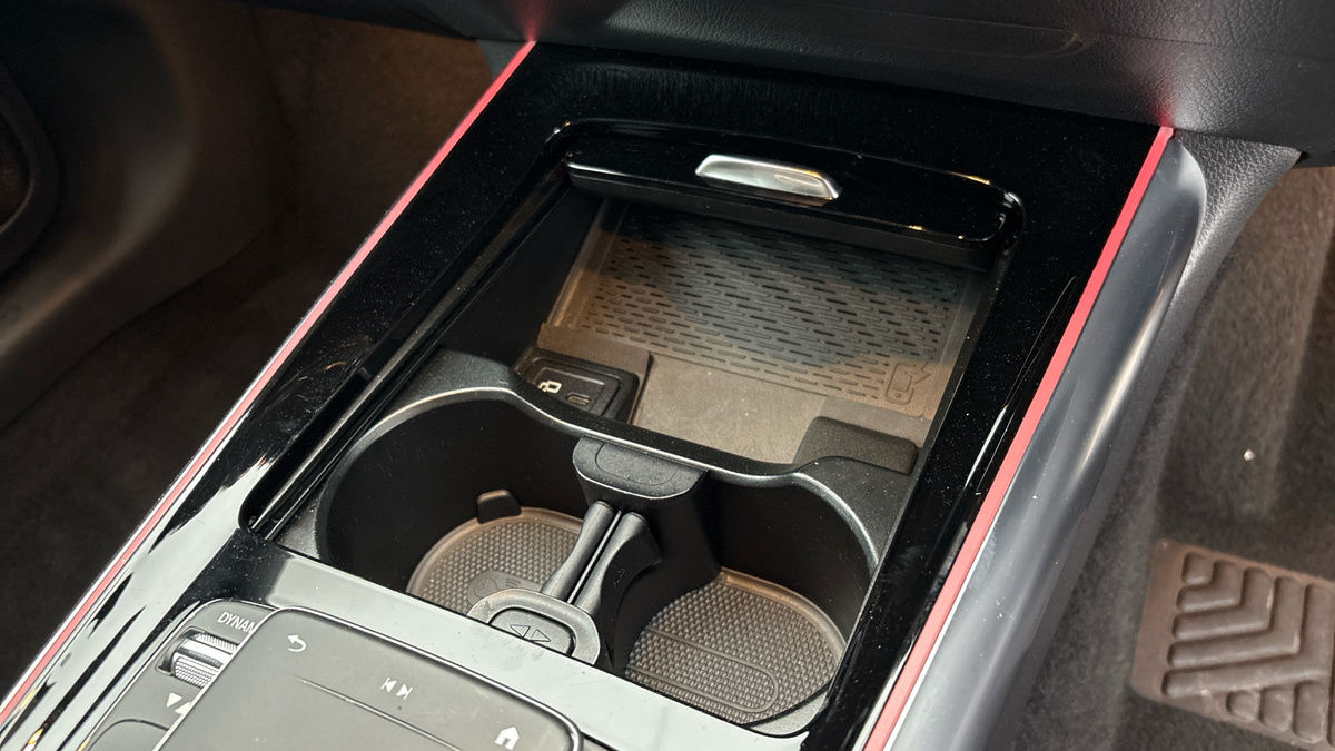 Mercedes-Benz GLA Image 35