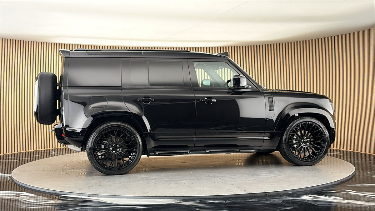 More views of Land Rover Defender 110