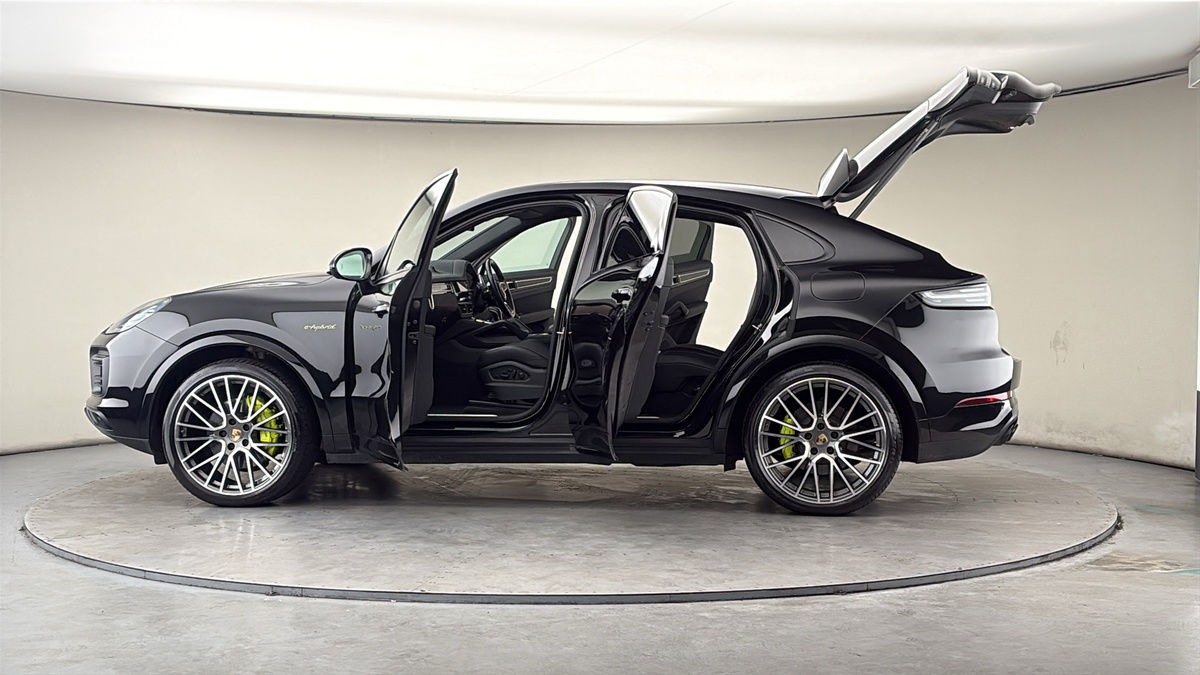 More views of Porsche Cayenne