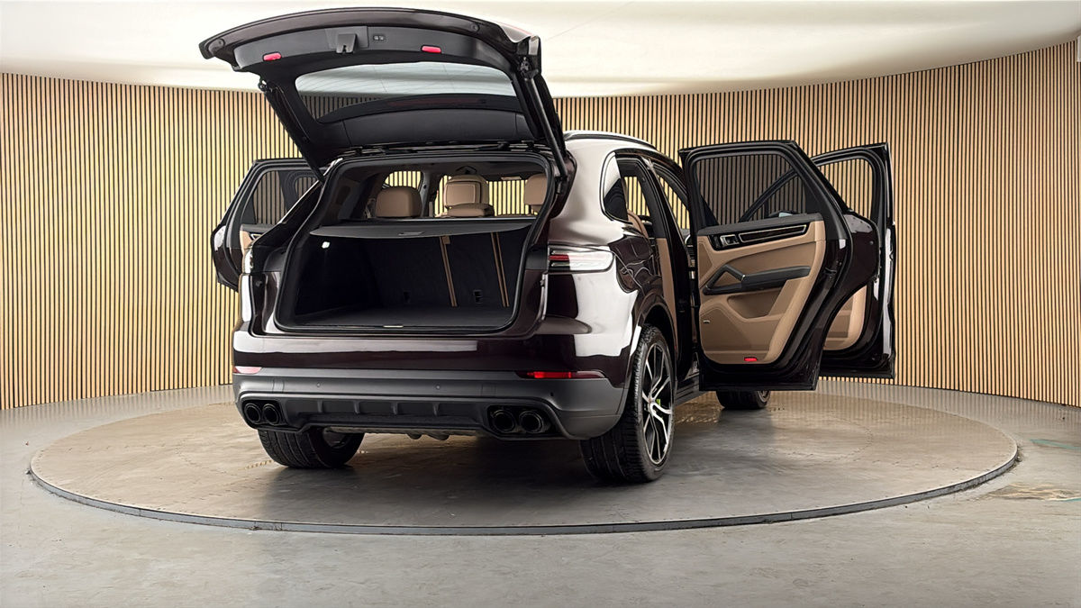 More views of Porsche Cayenne