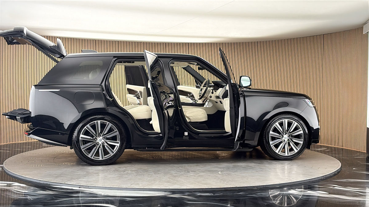 More views of Land Rover Range Rover