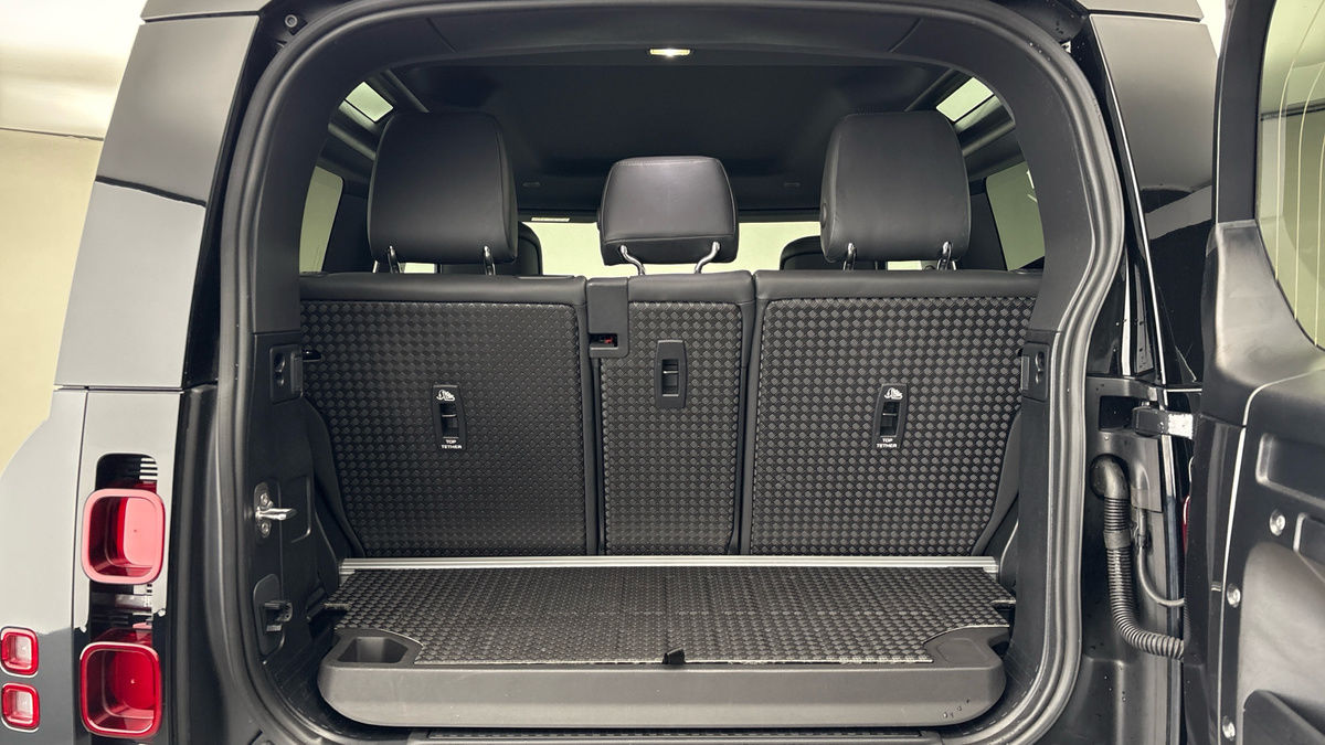 More views of Land Rover Defender 90