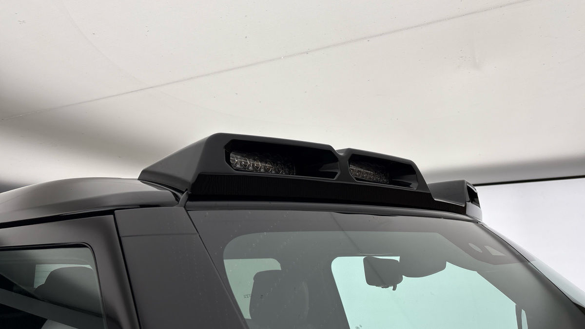 Land Rover Defender 90 Image 25