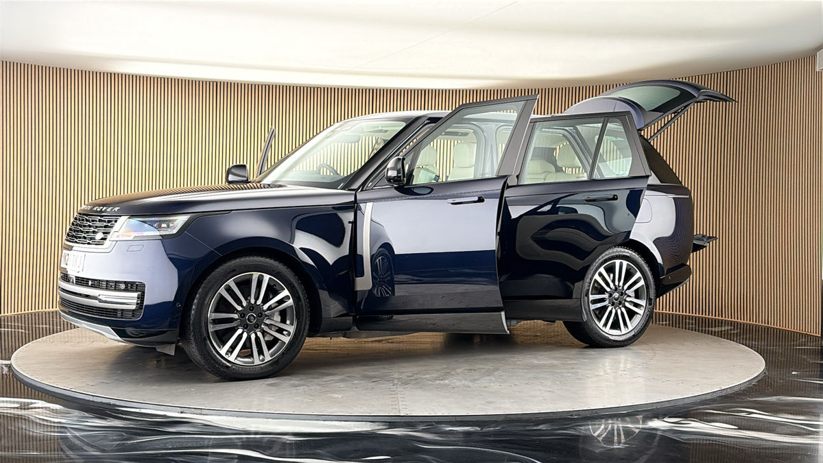 More views of Land Rover Range Rover