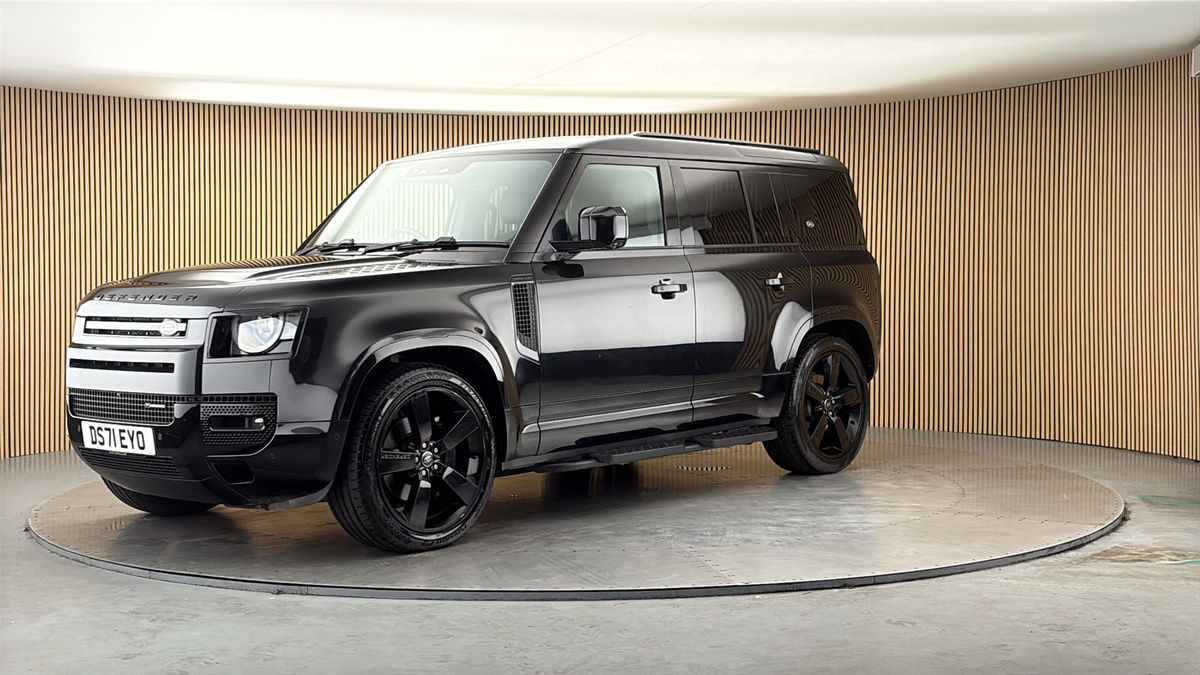 Land Rover Defender 110 Image 20