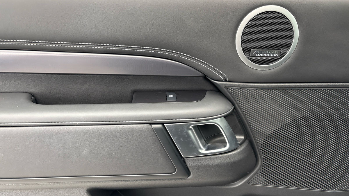Land Rover Discovery Image 19