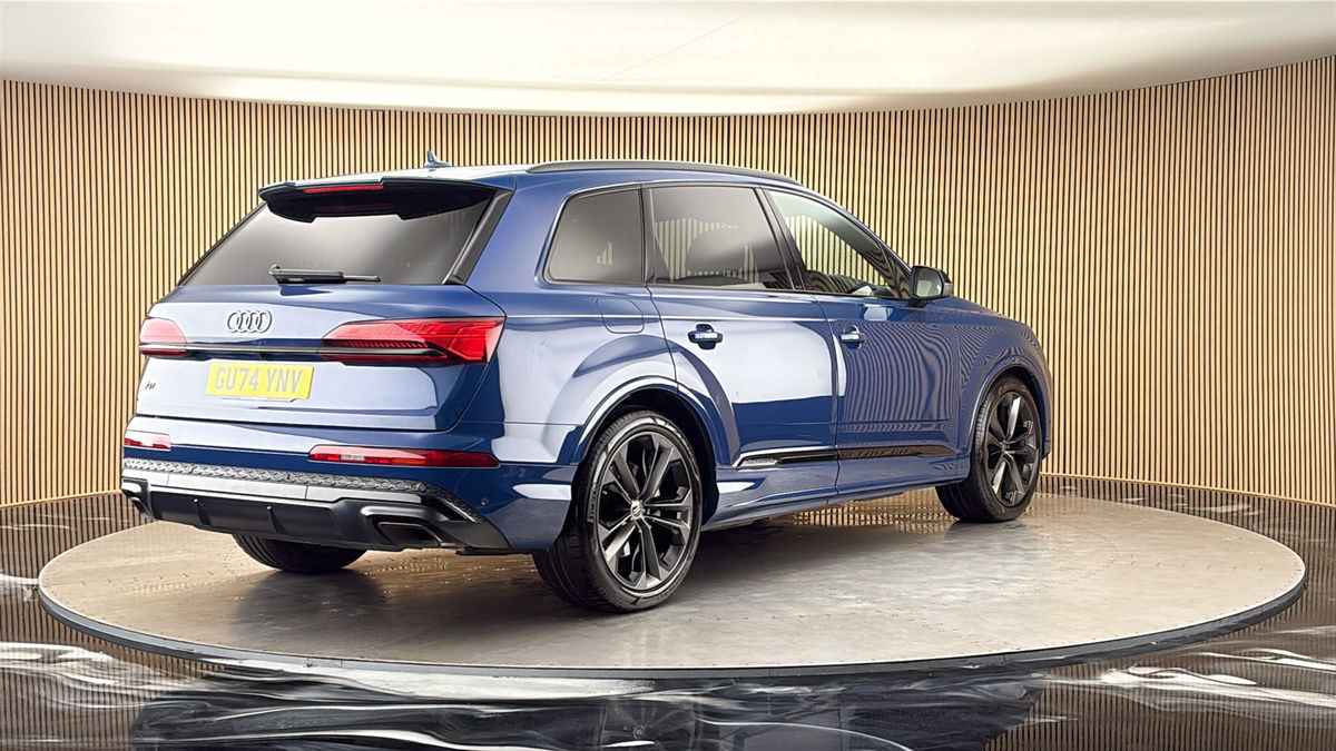More views of Audi Q7