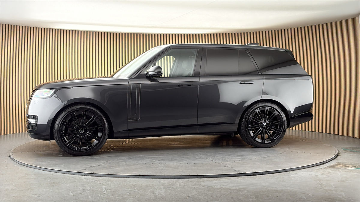 More views of Land Rover Range Rover