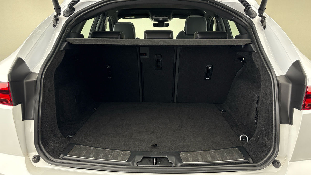 Jaguar E-PACE Image 21