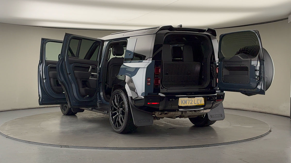 Land Rover Defender 110 Urban Image 23