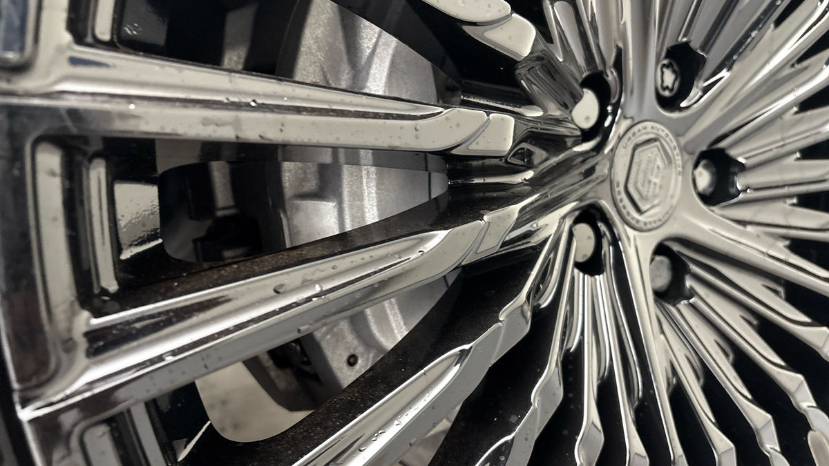 Land Rover Defender 130 Urban Image 27