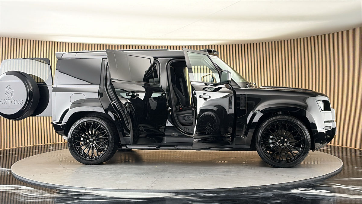 More views of Land Rover Defender 110