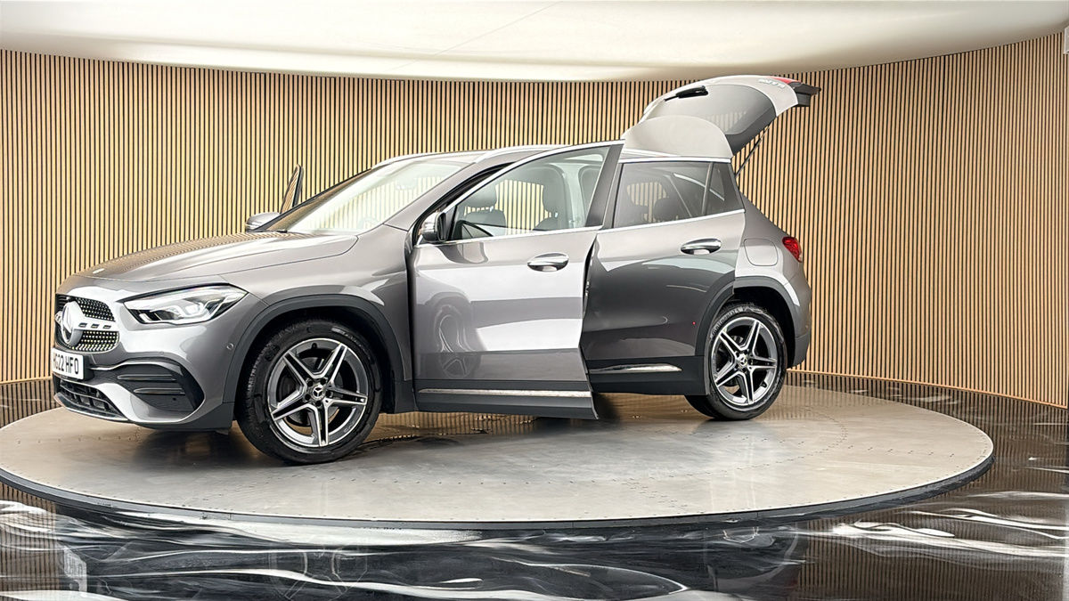 More views of Mercedes-Benz GLA