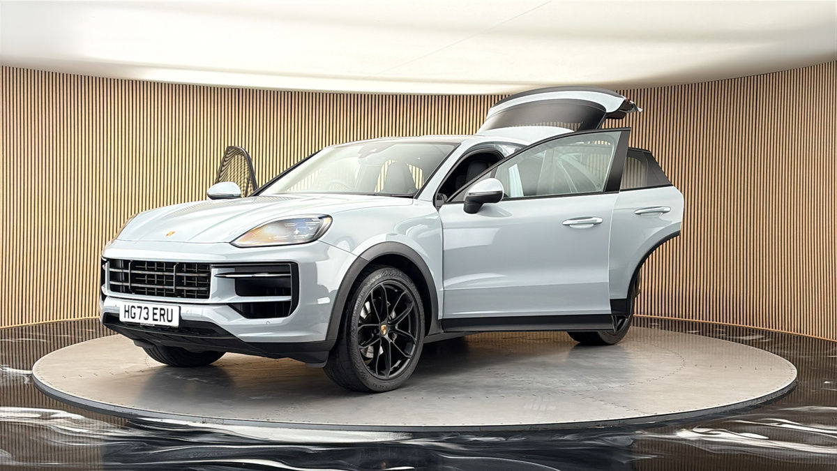 More views of Porsche Cayenne