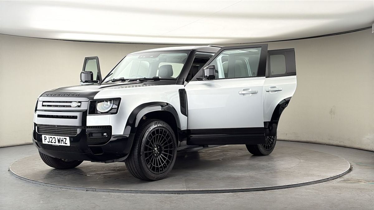 More views of Land Rover Defender 110